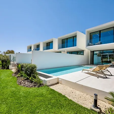 Apartment New T2 With Pool - Quinta Dourada *